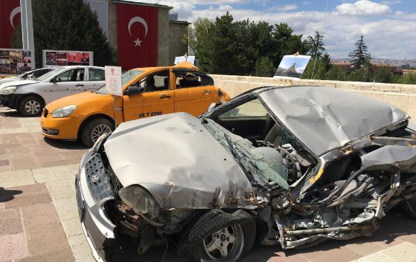 15 Temmuz'da bombalanan ve ezilen araçlar Meclis'te sergilendi