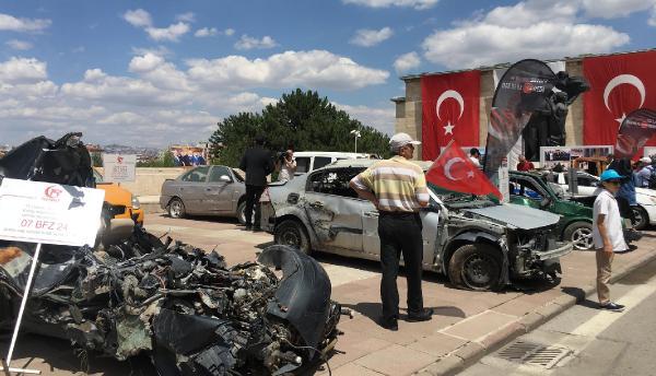 15 Temmuz'da bombalanan ve ezilen araçlar Meclis'te sergilendi