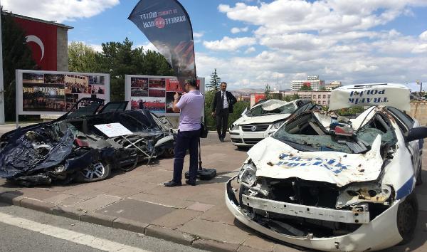 15 Temmuz'da bombalanan ve ezilen araçlar Meclis'te sergilendi
