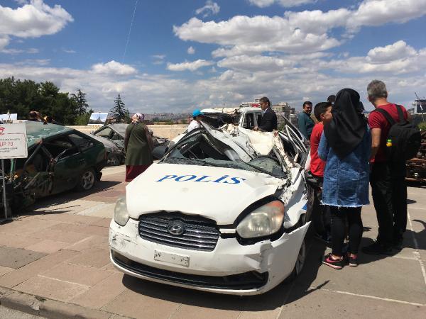 15 Temmuz'da bombalanan ve ezilen araçlar Meclis'te sergilendi
