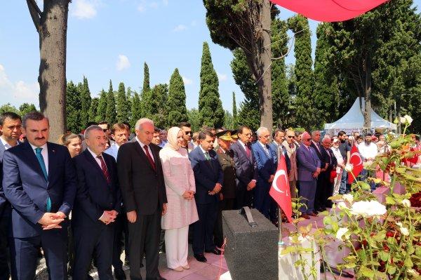 15 Temmuz Şehitleri kabirlerinin başında anıldı