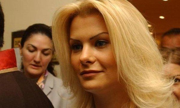 Ebru Şimşek: Adnan Oktar beni elde edemedi