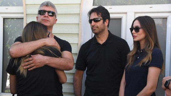 Özcan Deniz ve Mahsun Kırmızıgül cenazede barıştı