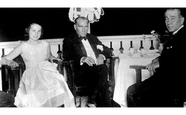 Müzeyyen Senar kimdir