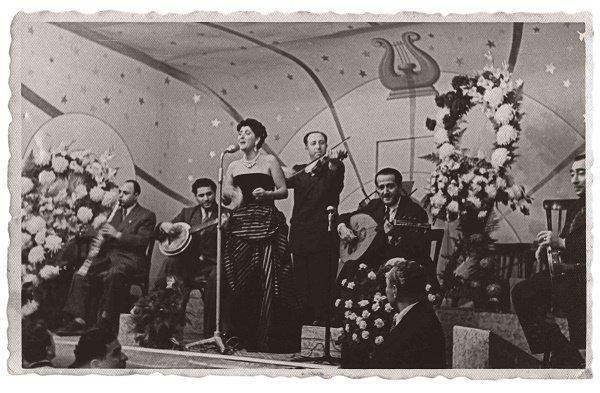 Müzeyyen Senar kimdir