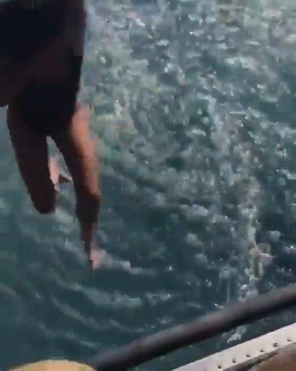 Yağmur Ünal helikopterden denize atladı