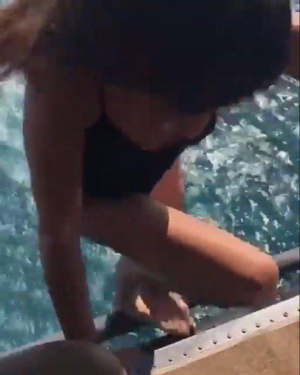 Yağmur Ünal helikopterden denize atladı