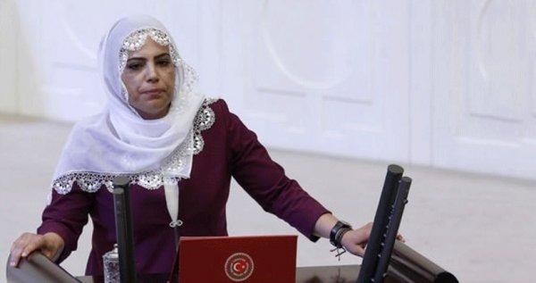 PKK'lı teröristin cenazesine katılan HDP milletvekilleri