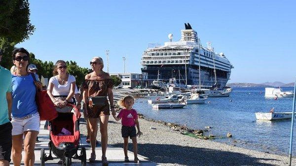 AK Parti'den turizm bülteni