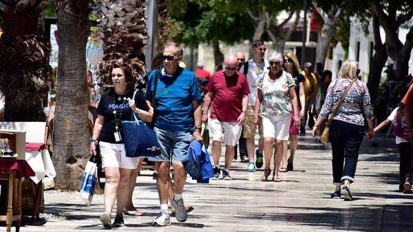 AK Parti'den turizm bülteni