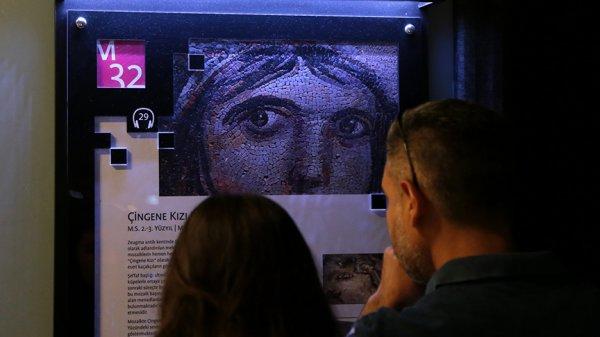 Zeugma'daki 'Çingene Kızı'na yoğun ilgi