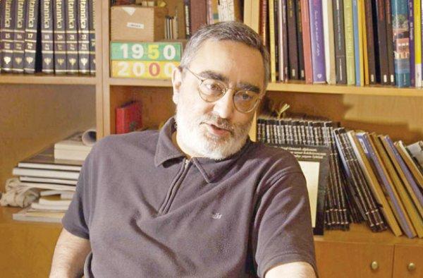 Saygın Eleştirmen - Yazar Celal Üster'den iki kitap