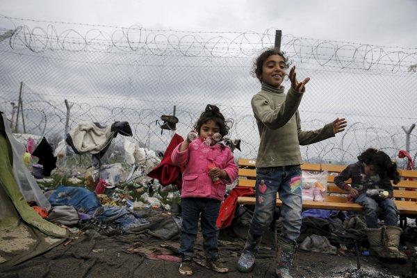 Yunanistan adalardaki mülteci çocuklara eğitim hakkı tanımıyor