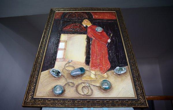 Eski bilgisayar parçaları sanat eseri tablolara dönüştü