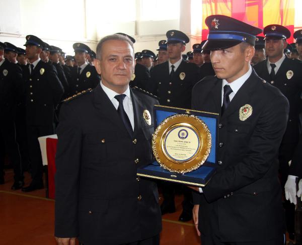 Emniyet Müdürü'nden mezun polislere cemaat/tarikat uyarısı