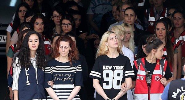 'Adnan Oktar'a göre lezbiyenlik helaldi'