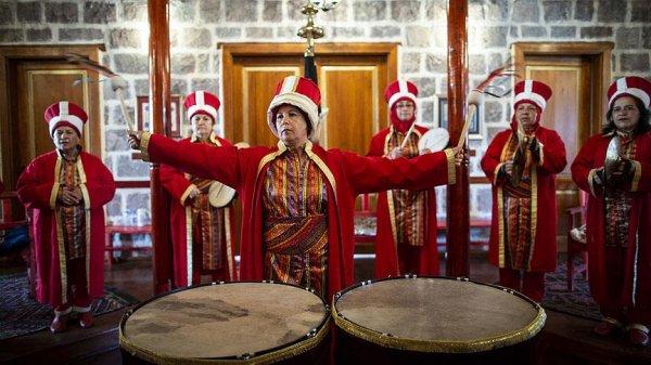 Kadın mehteran takımı ilgi görüyor