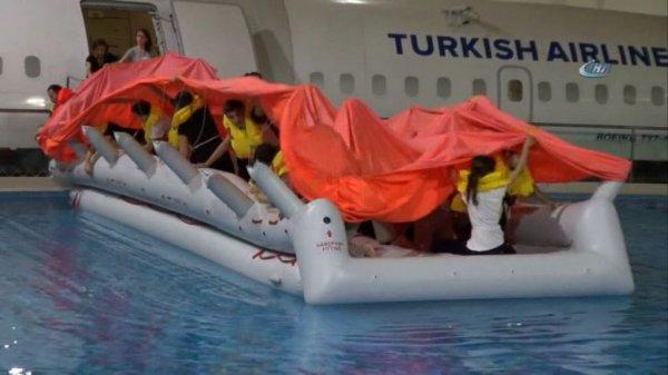 THY kabin memurlarının zorlu eğitim süreci