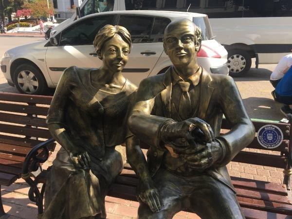 Bursa'daki heykeller tahrip edildi