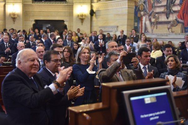 Kolombiya'da eski FARC gerillaları parlamentoda