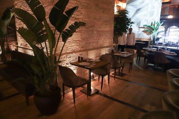 Kapalıçarşı'da Nusret tabelası indirildi