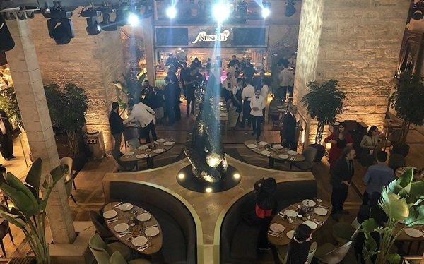 Kapalıçarşı'da Nusret tabelası indirildi