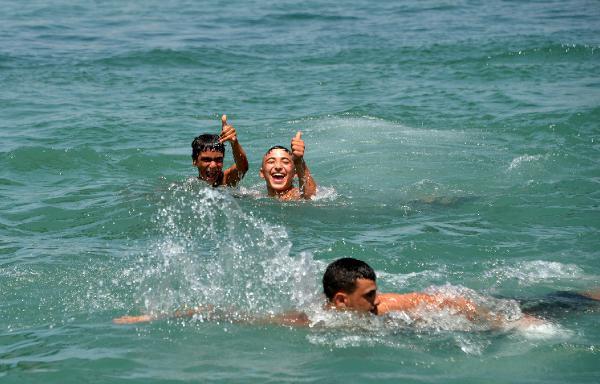 Adanalı çocukların tehlikeli serinleme yöntemi
