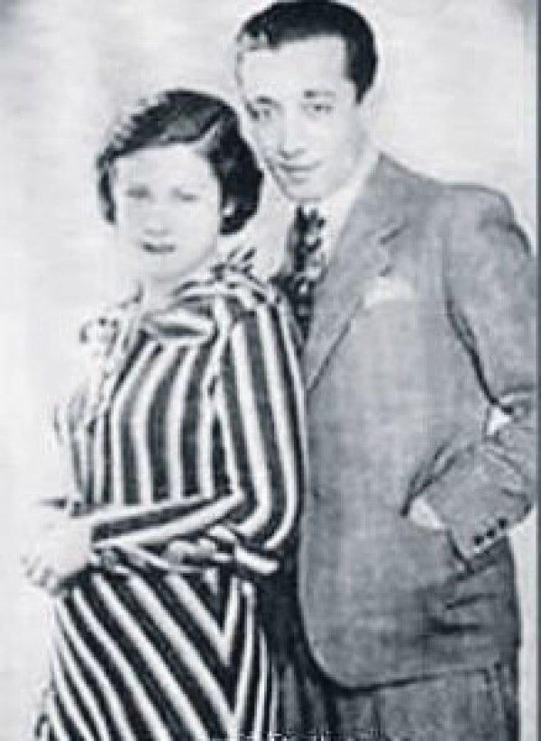 Afife Jale'nin  hayatı