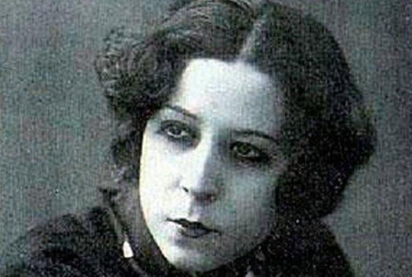 Afife Jale'nin  hayatı