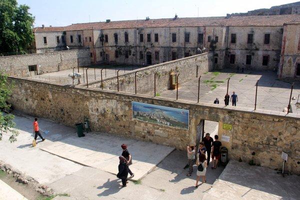 Tarihi cezaevi tatilcilerin uğrak noktası oldu