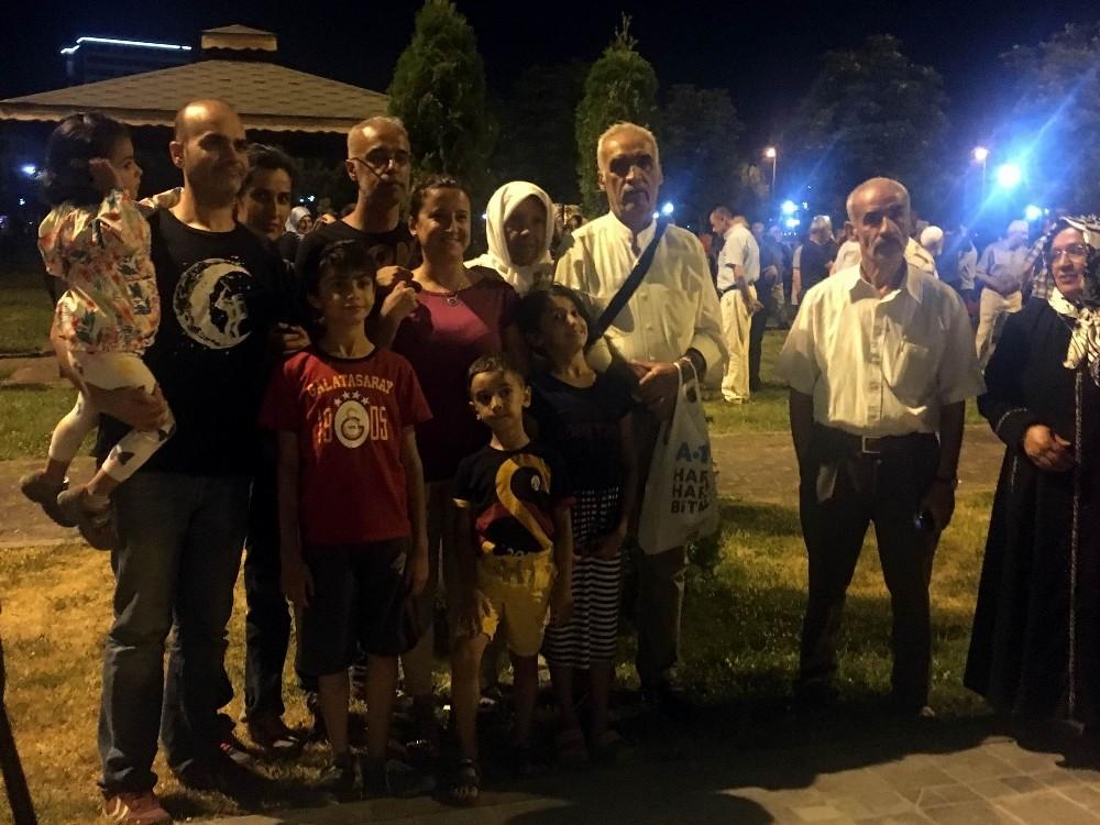 Kayseri'de ilk hac kafilesi dualarla uğurlandı