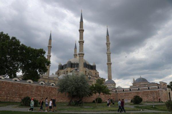 Osmanlı mimarisinin estetiği olan Selimiye Camii