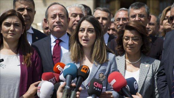 CHP'liler taraflarını seçiyor