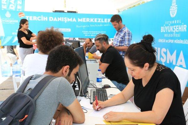 İBB'den YKS'ye giren gençlere doğru tercih desteği