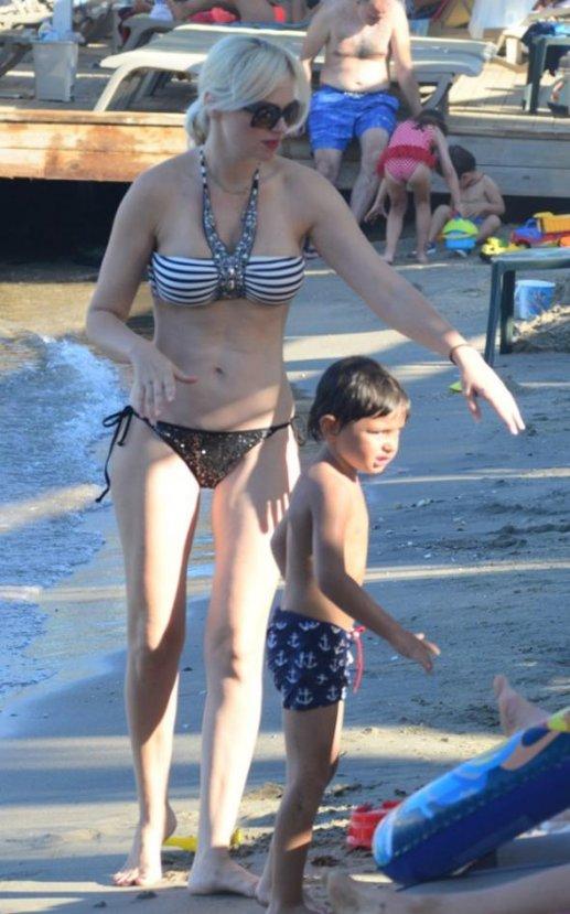 Seçkin Piriler tatilde