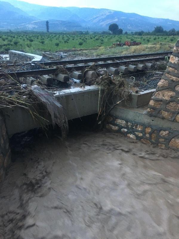 Denizli-İzmir arası tren seferleri durduruldu