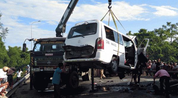 Vietnam'da korkunç kaza: 13 ölü