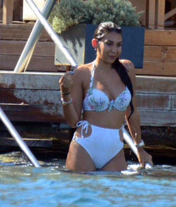 Rafet El Roman'ın kızları Bodrum'da