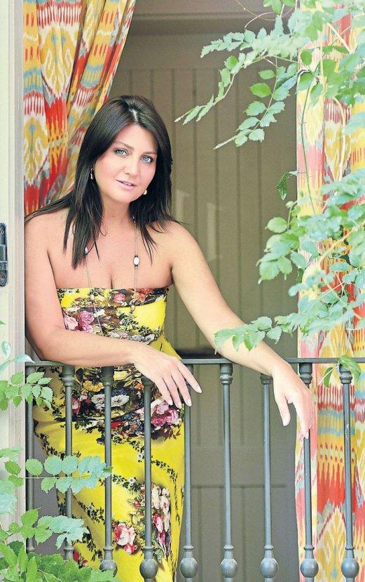 Sibel Can'dan yeni balkon pozu