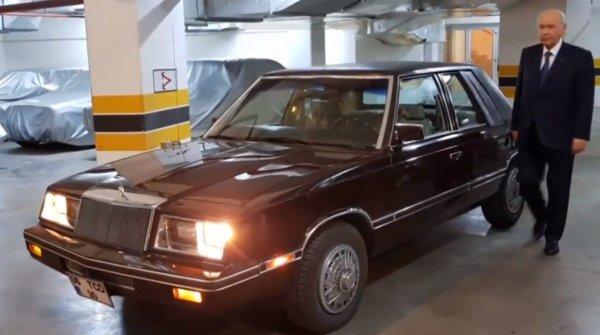 Devlet Bahçeli klasik otomobiliyle tur attı