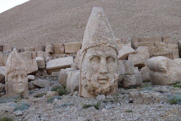 Dünya mirası Nemrut'a ziyaretçi akını