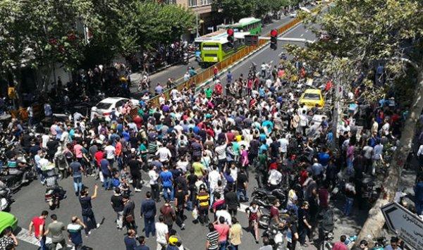 İran'da 'hayat pahalılığı' protestosu