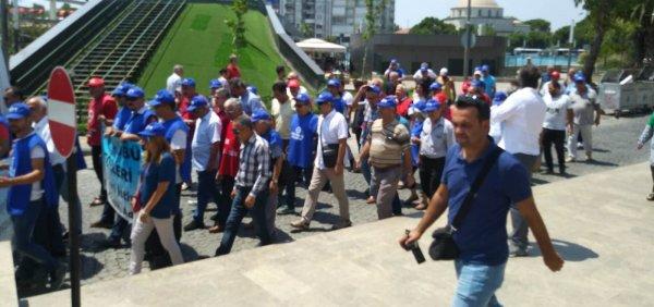 Aydın'da işçiler CHP'li belediyeyi protesto etti
