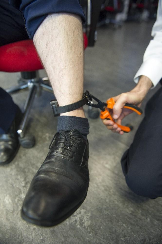 Elektronik kelepçeyle sıkı denetim