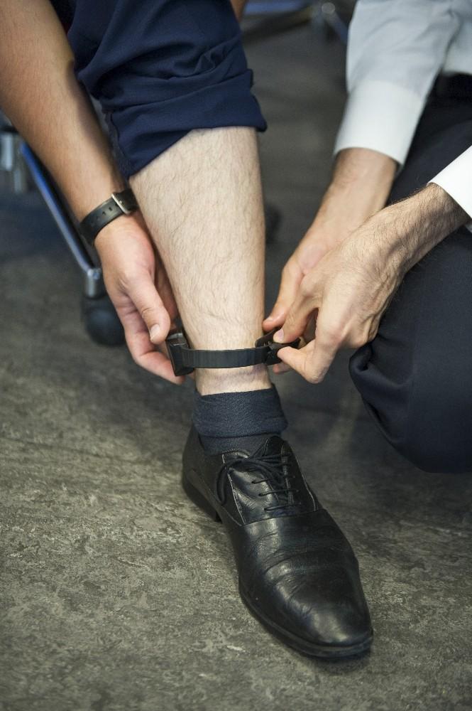 Elektronik kelepçeyle sıkı denetim