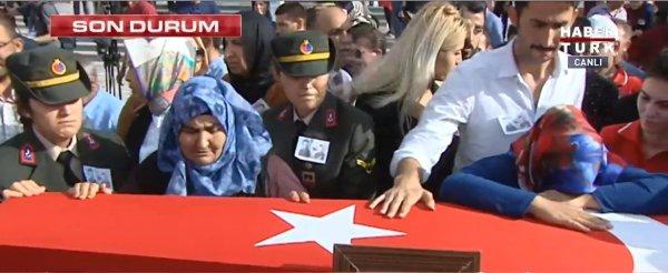 Astsubay Karakaya'nın eşi ve oğlu için cenaze töreni