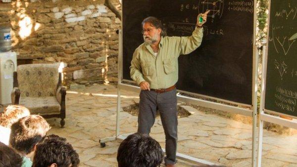 Ali Nesin'e matematik dünyasından büyük ödül