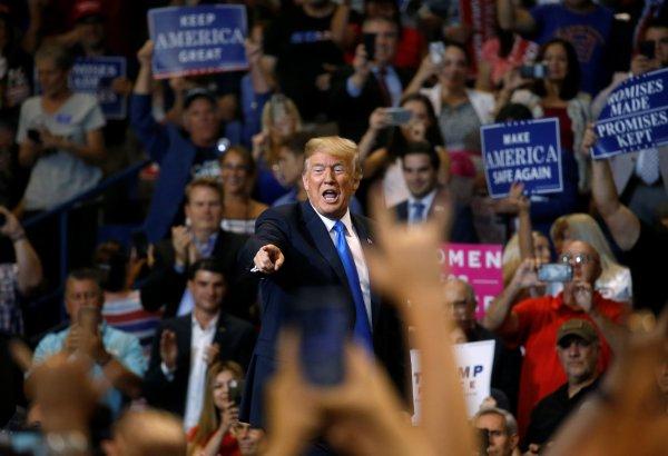 Trump, ABD medyasını yuhalattı