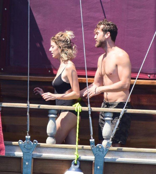 Aras Bulut İynemli sevgilisiyle tatilde