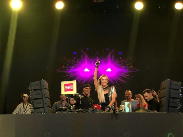 Paris Hilton, bir gecede 650 bin TL kazandı